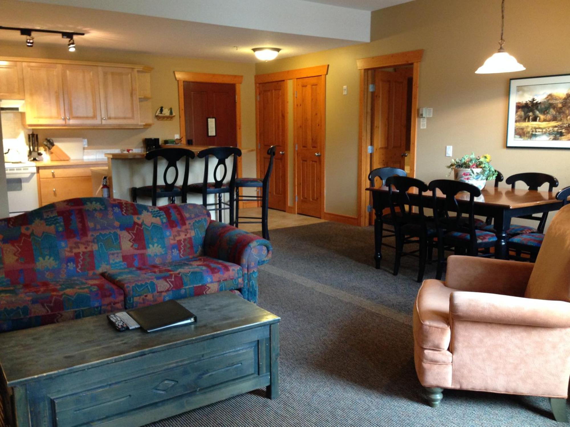 Lizard Creek Lodge Fernie Exterior photo