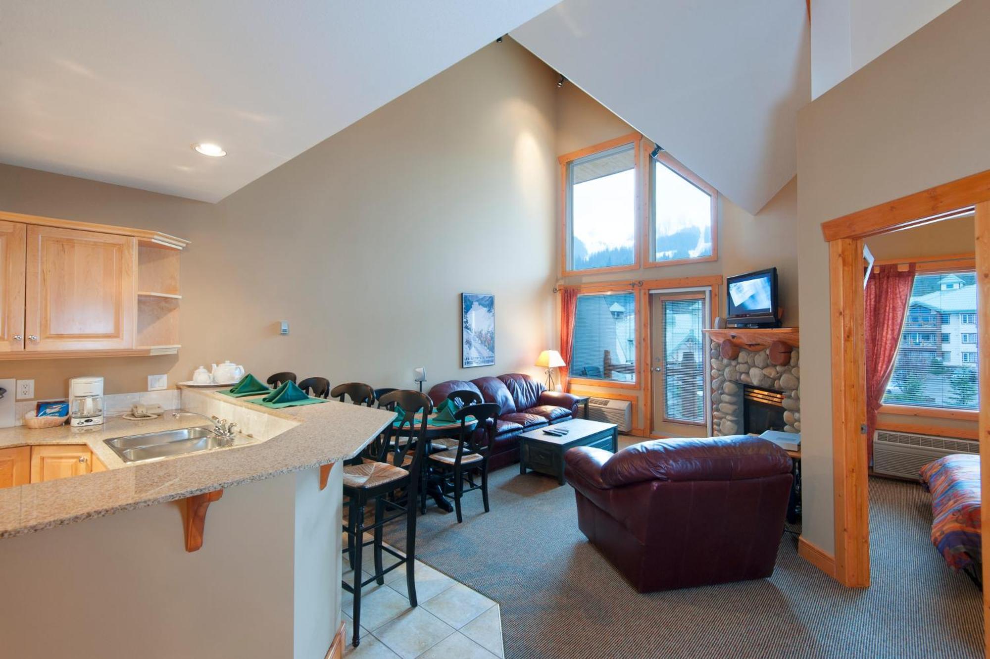 Lizard Creek Lodge Fernie Exterior photo